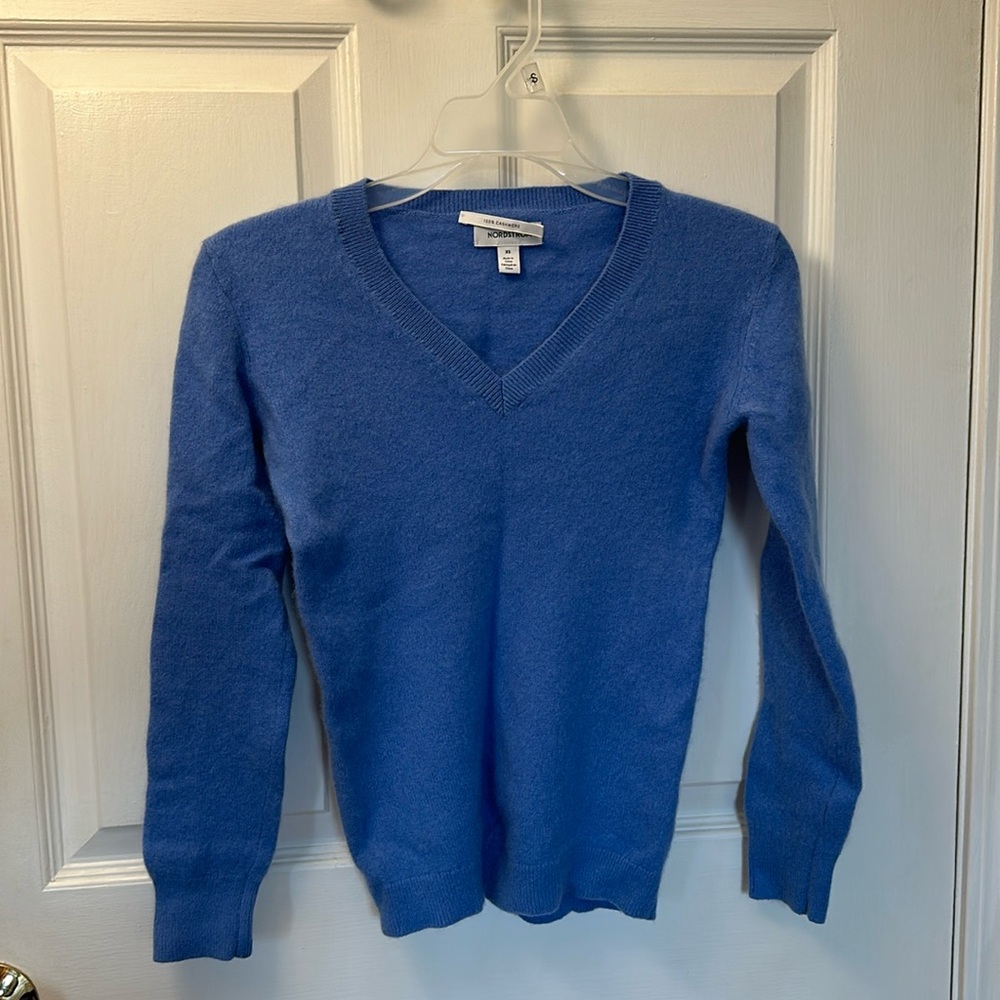 Nordstrom 100%Cashmere Sweater. Womens size x-small